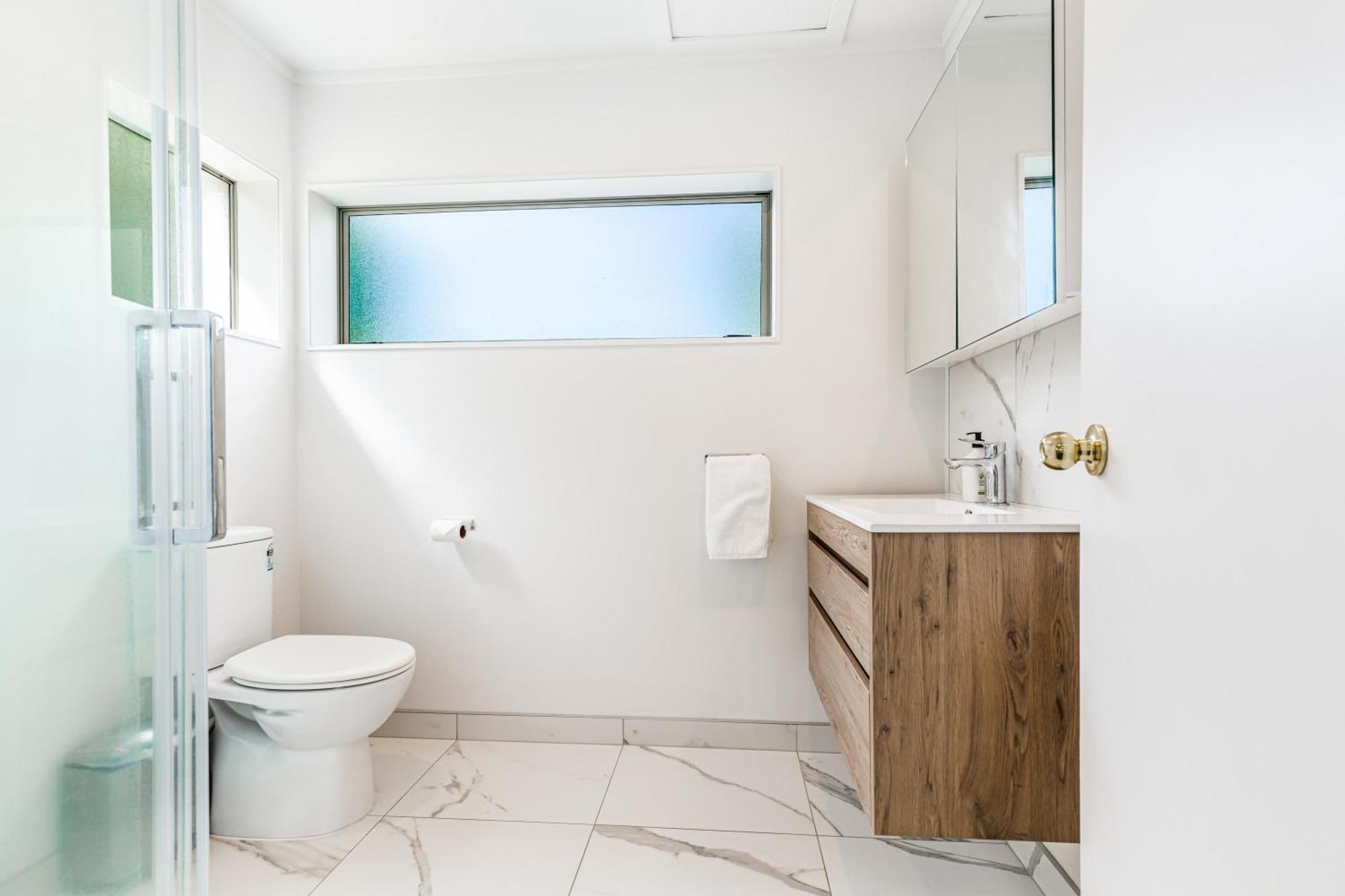 Private And Sunny 3-Bedroom Home With Parking Auckland Exterior photo